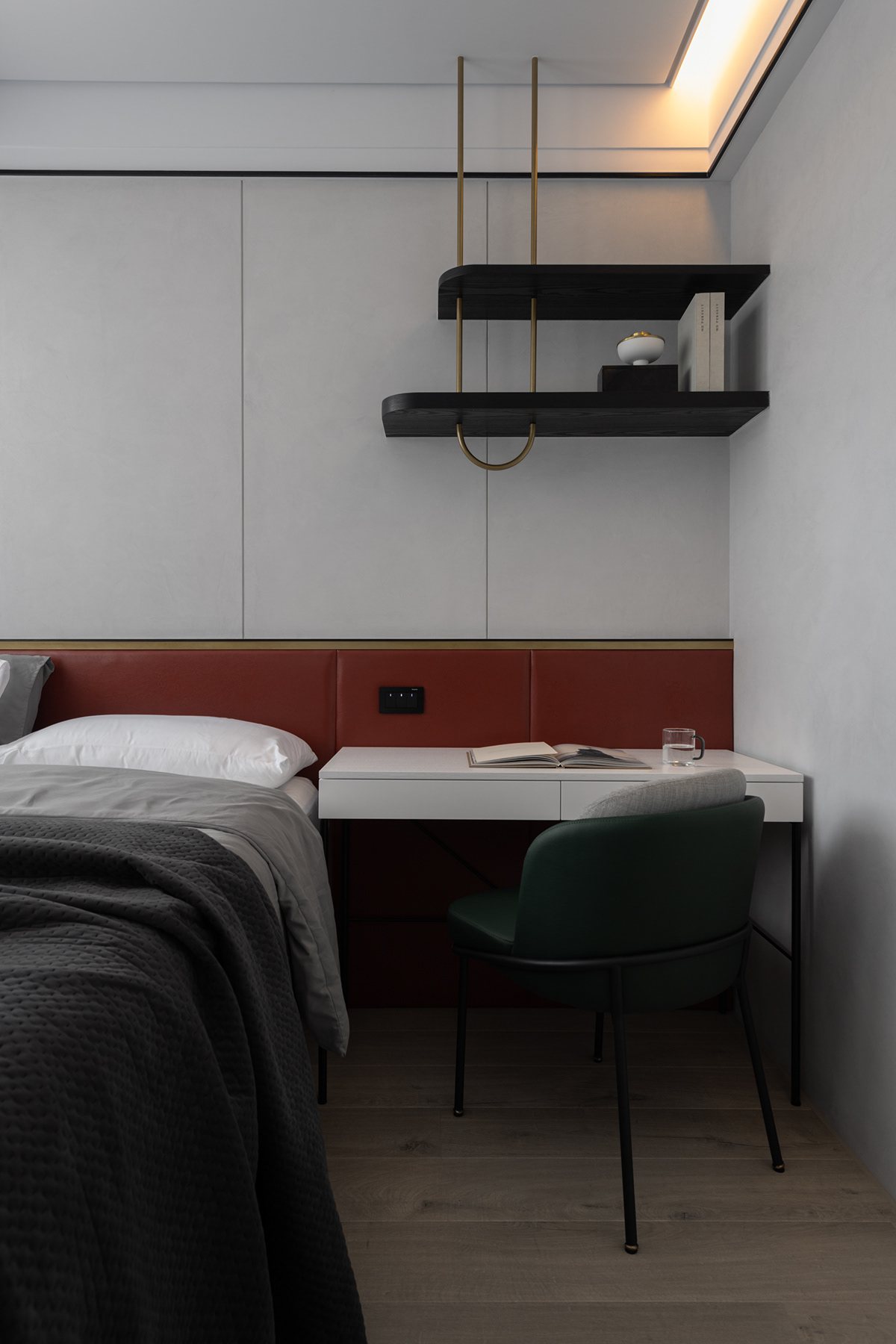 Obsidian Residence – Modern Dark Luxury – 02