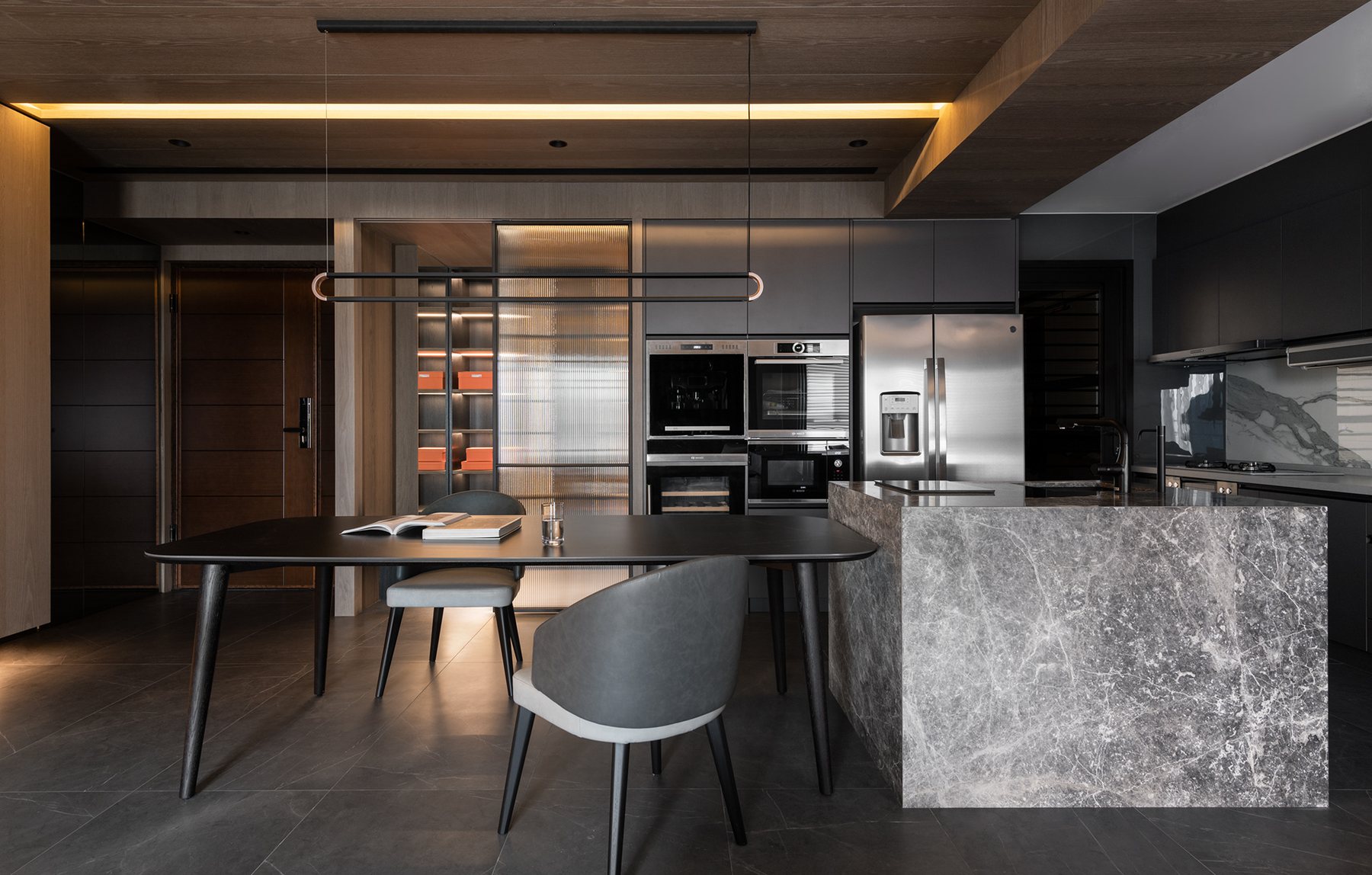 Obsidian Residence – Modern Dark Luxury – 12
