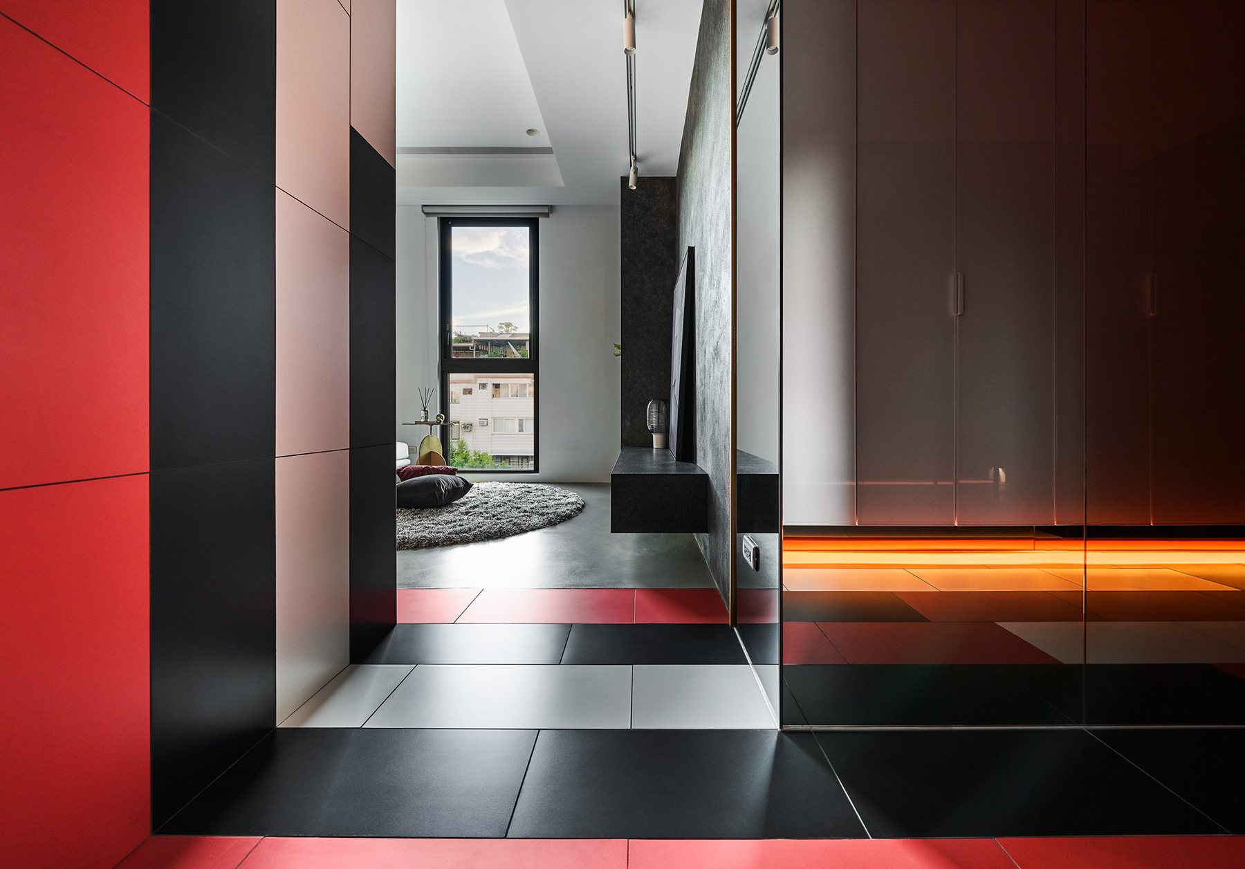 Crimson Line Apartment – Contemporary Art – 02