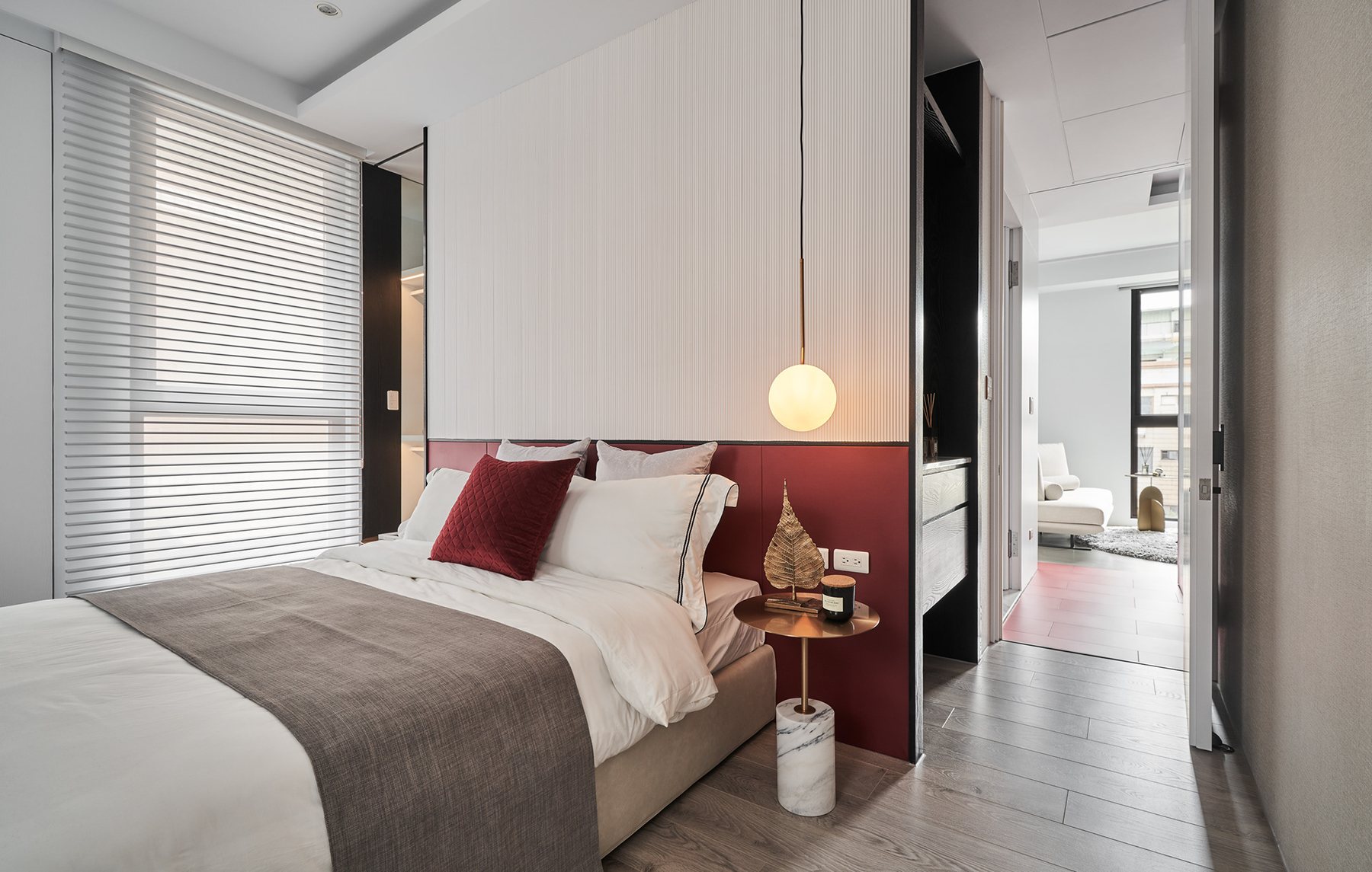 Crimson Line Apartment – Contemporary Art – 06