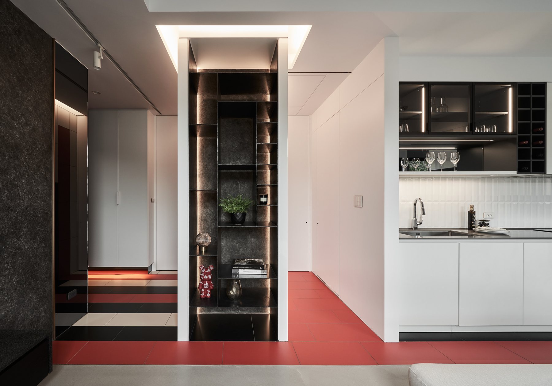 Crimson Line Apartment – Contemporary Art – 11