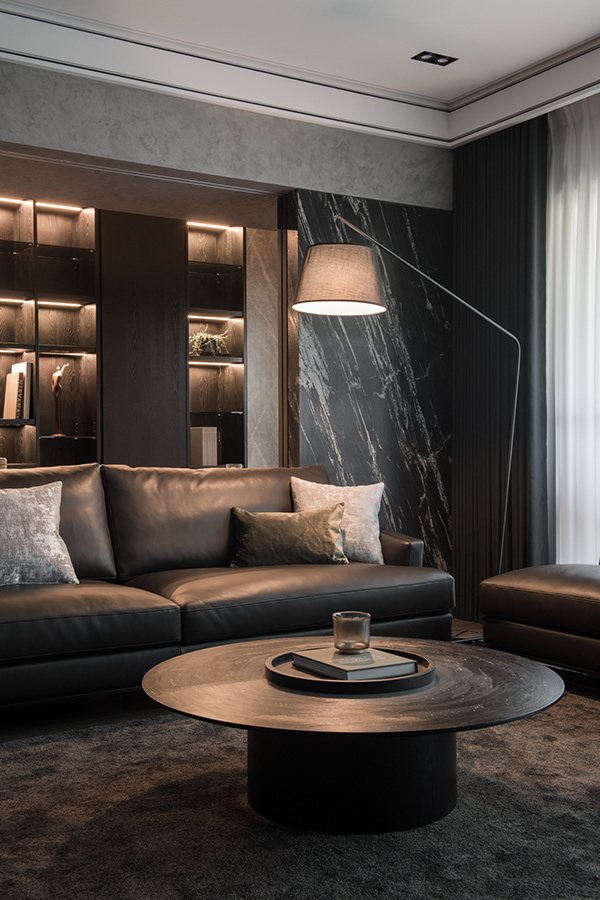 Walnut Gallery Apartment – Warm Luxury – 03