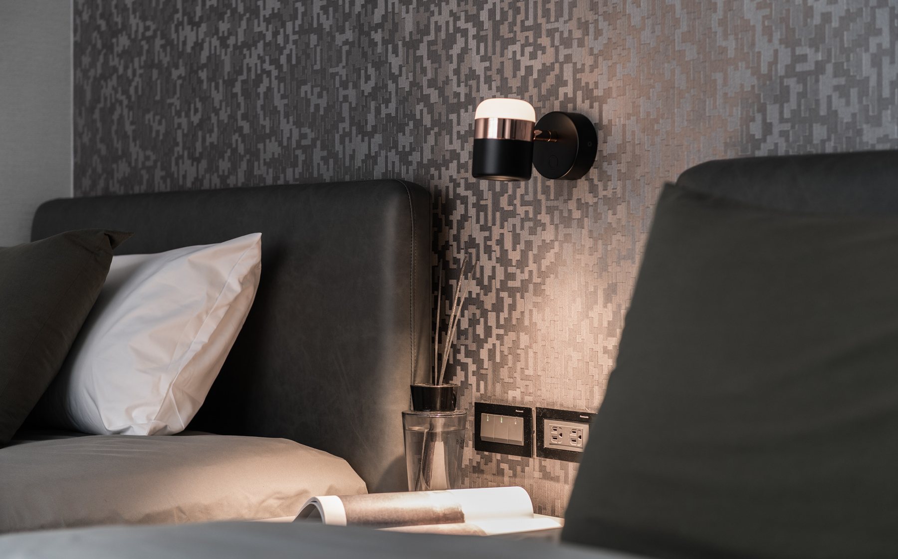 Walnut Gallery Apartment – Warm Luxury – 09