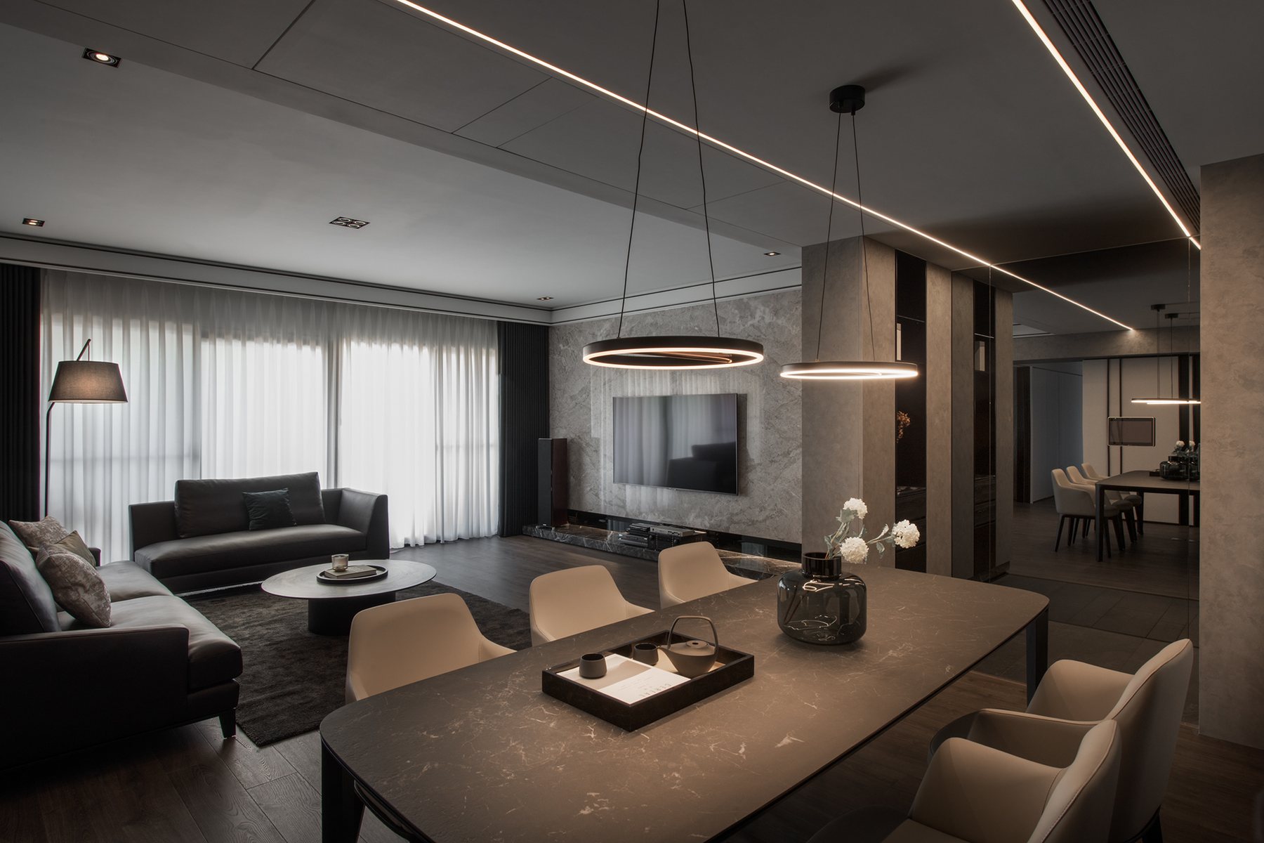 Walnut Gallery Apartment – Warm Luxury – 17
