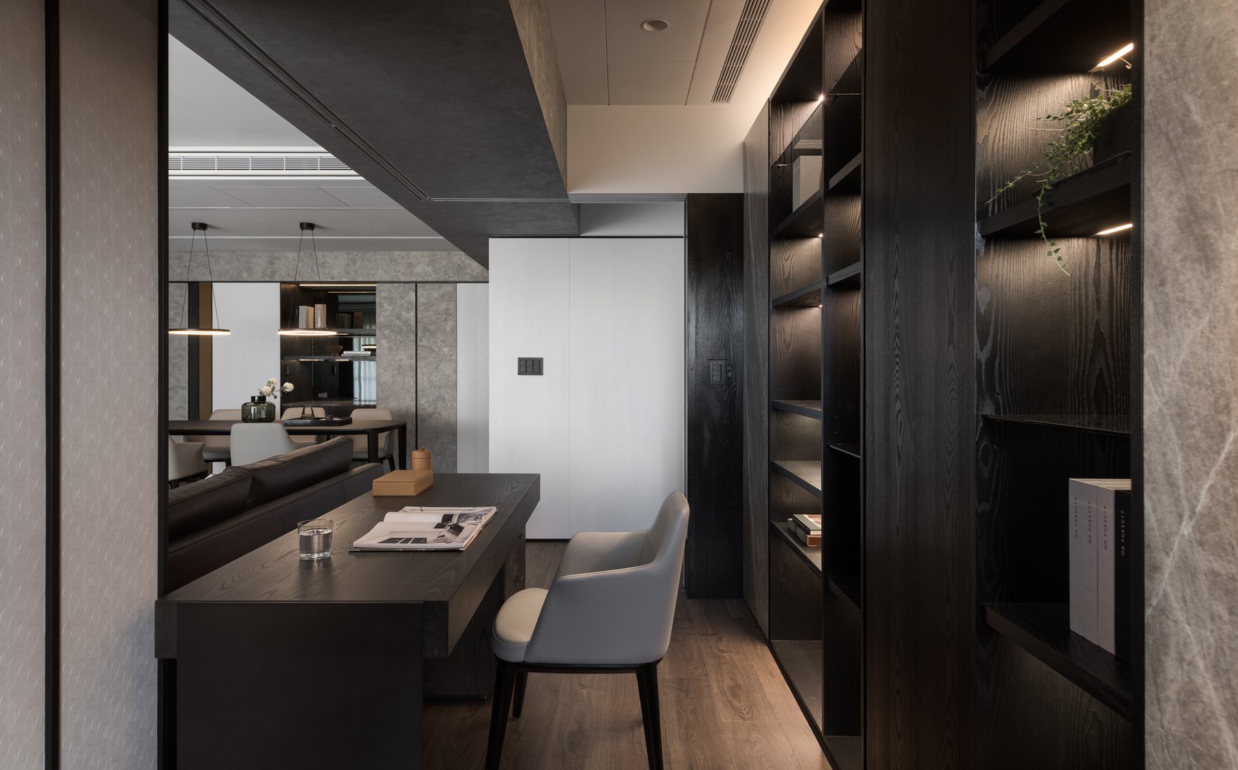 Walnut Gallery Apartment – Warm Luxury – 22