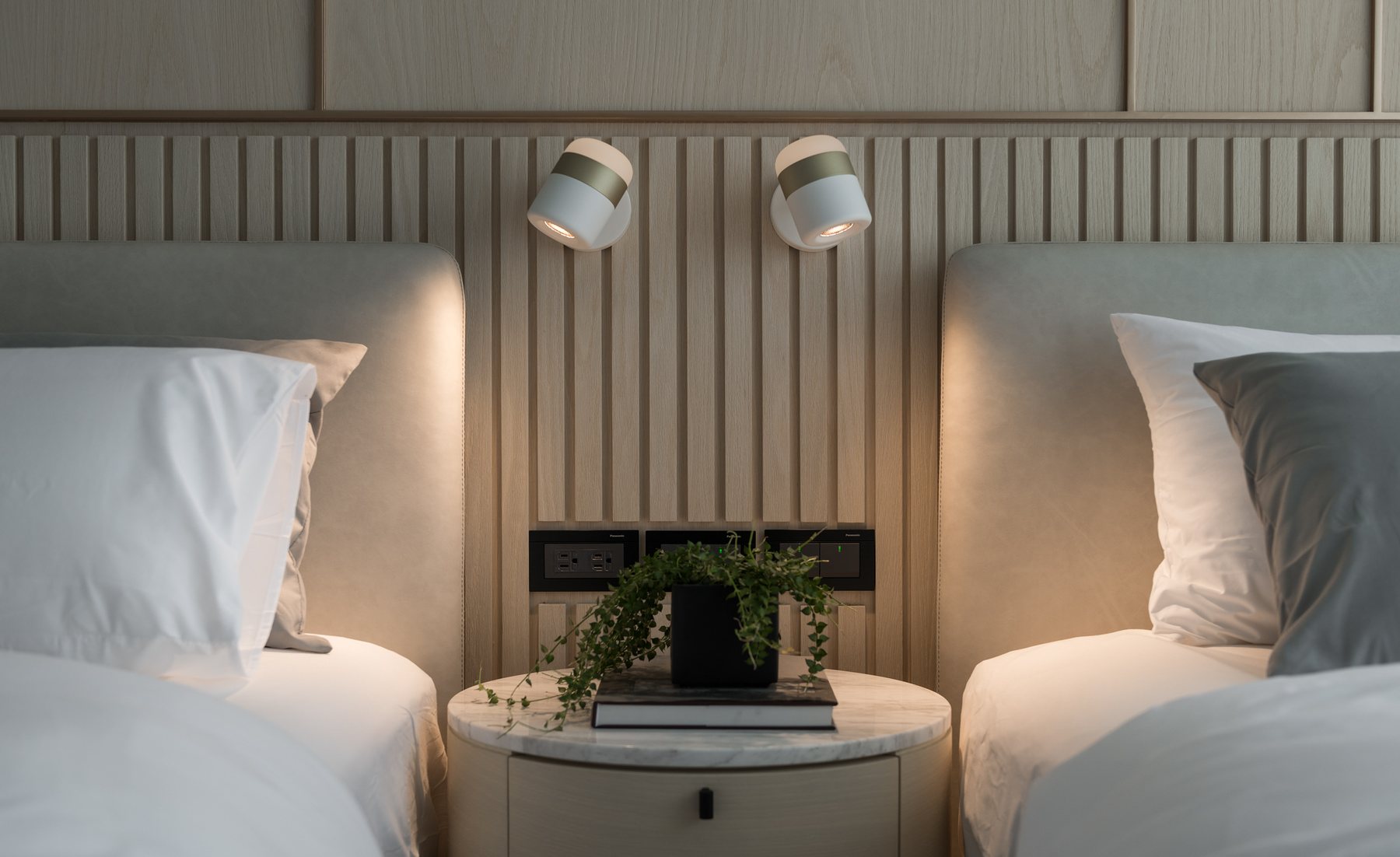 Walnut Gallery Apartment – Warm Luxury – 25