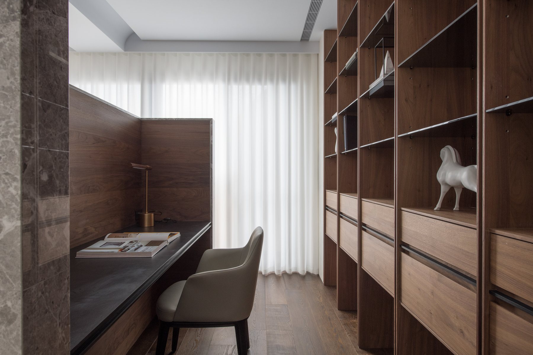 Slate Horizon Residence – Urban Contemporary – 24