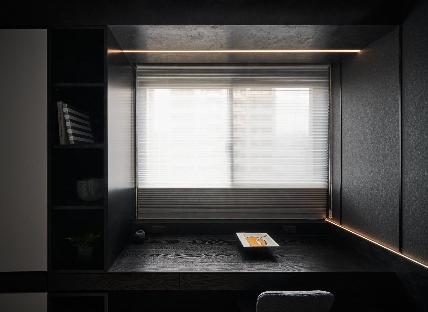 Amber Quiet Apartment – Warm Minimal – 31