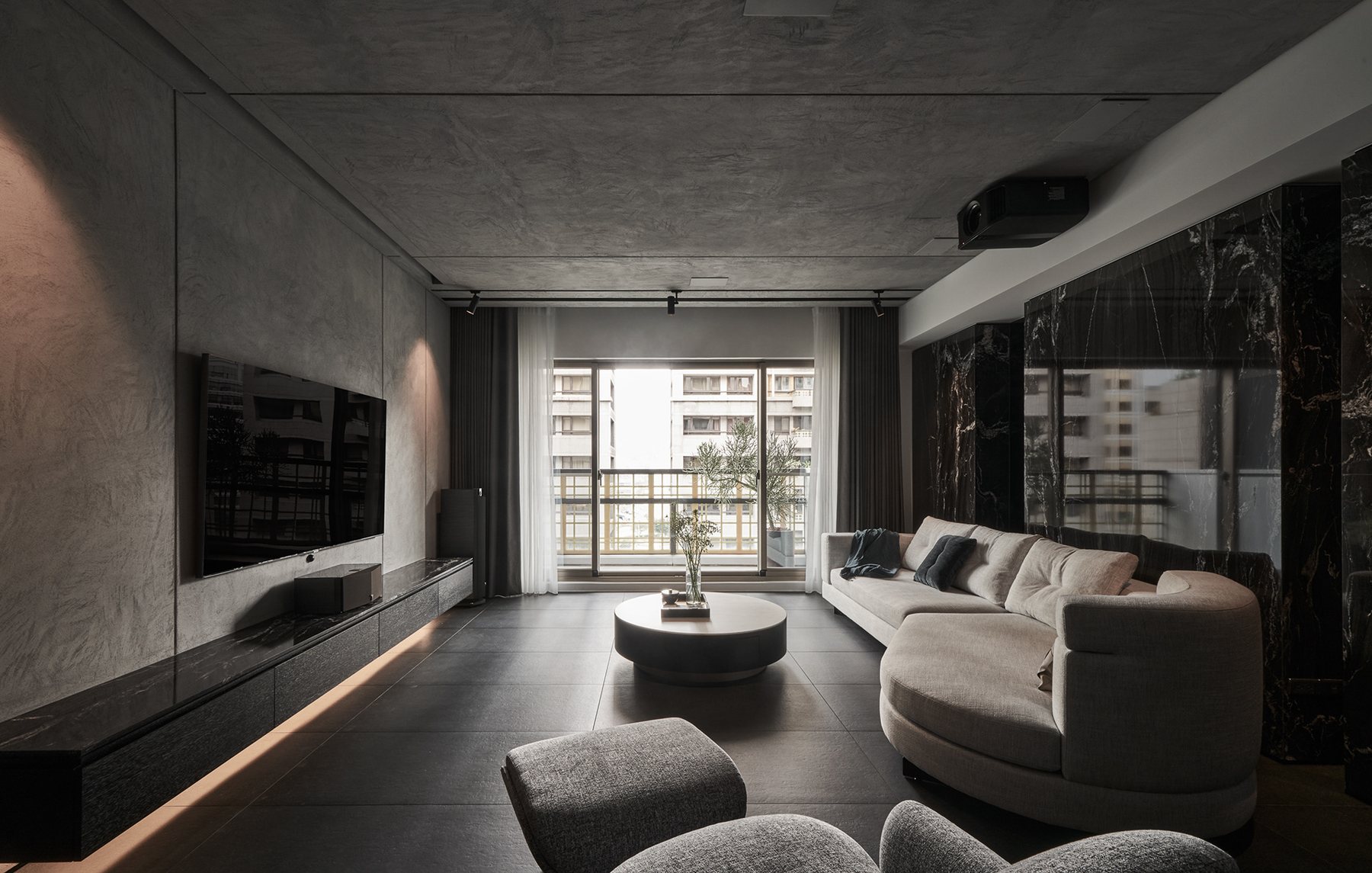 Amber Quiet Apartment – Warm Minimal – 34