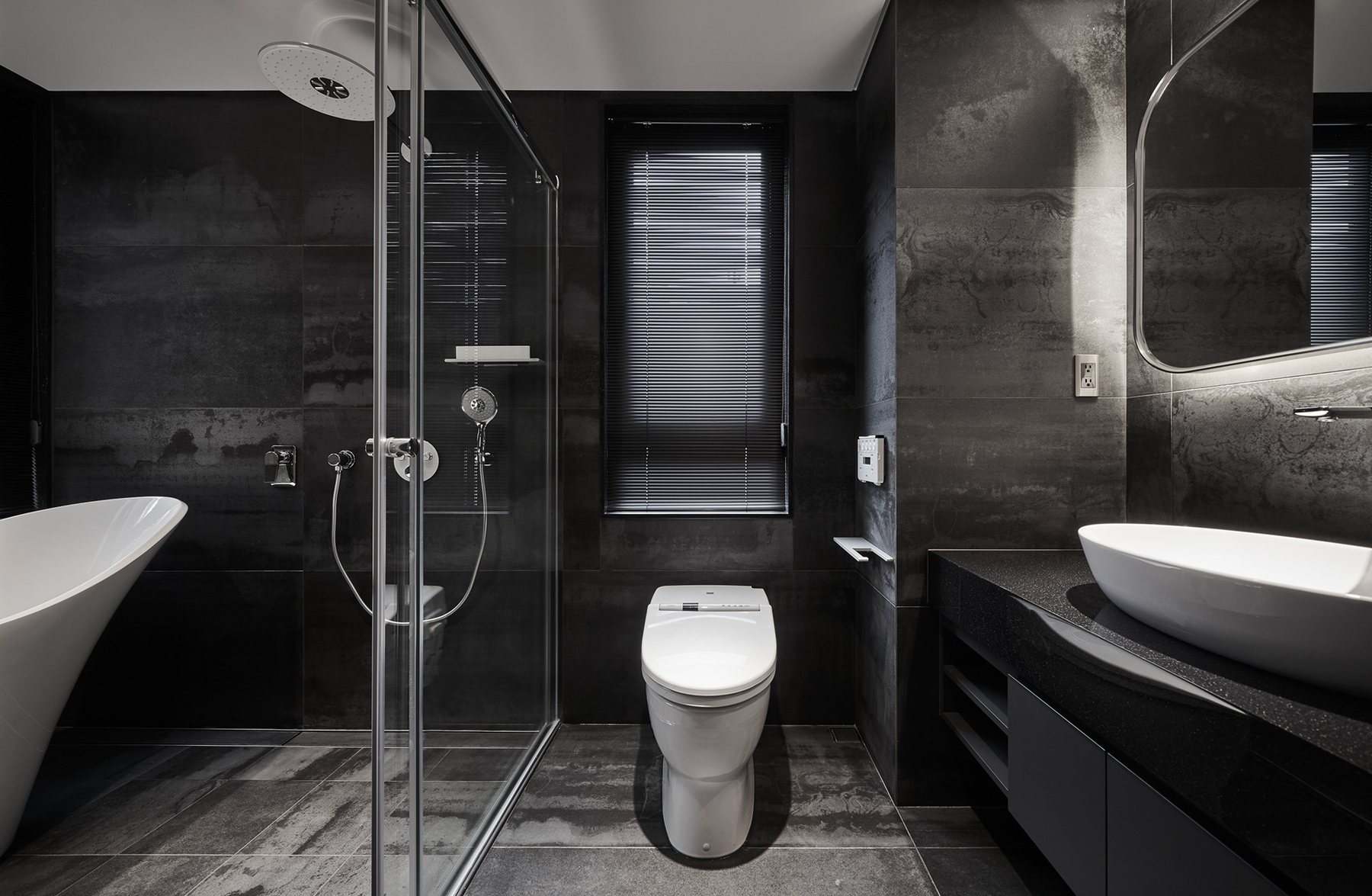 Amber Quiet Apartment – Warm Minimal – 35