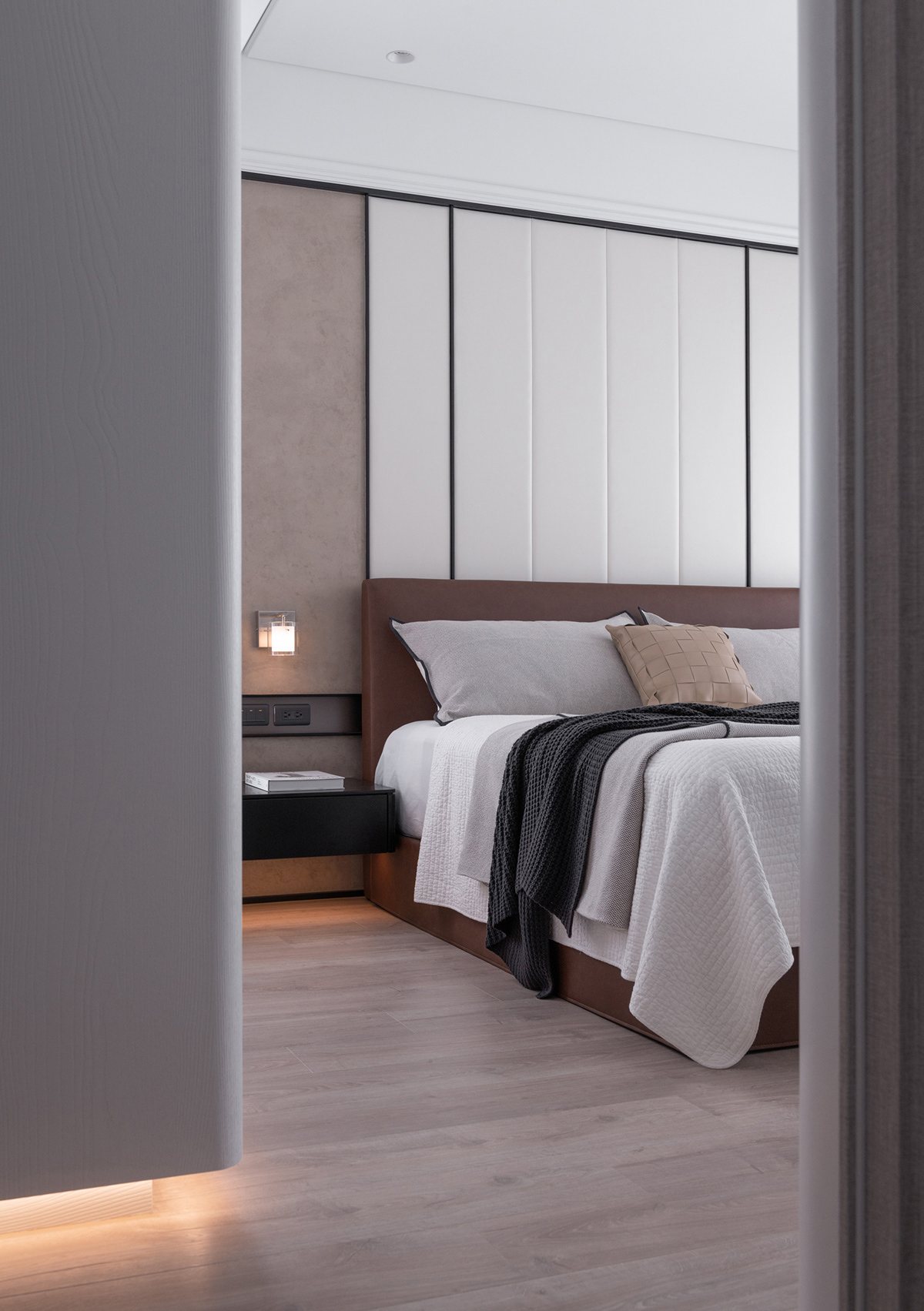 Linen House – Soft Contemporary – 09