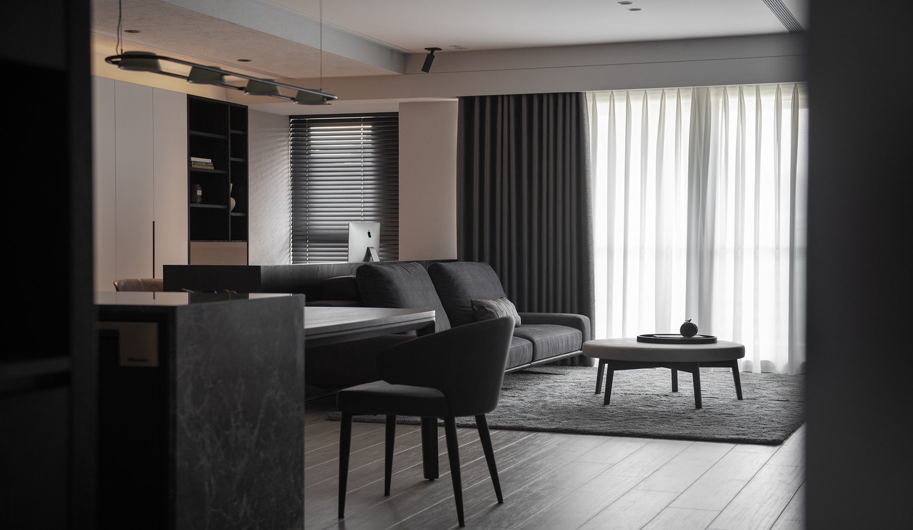 Carbon Studio Residence – Masculine Minimal – 10