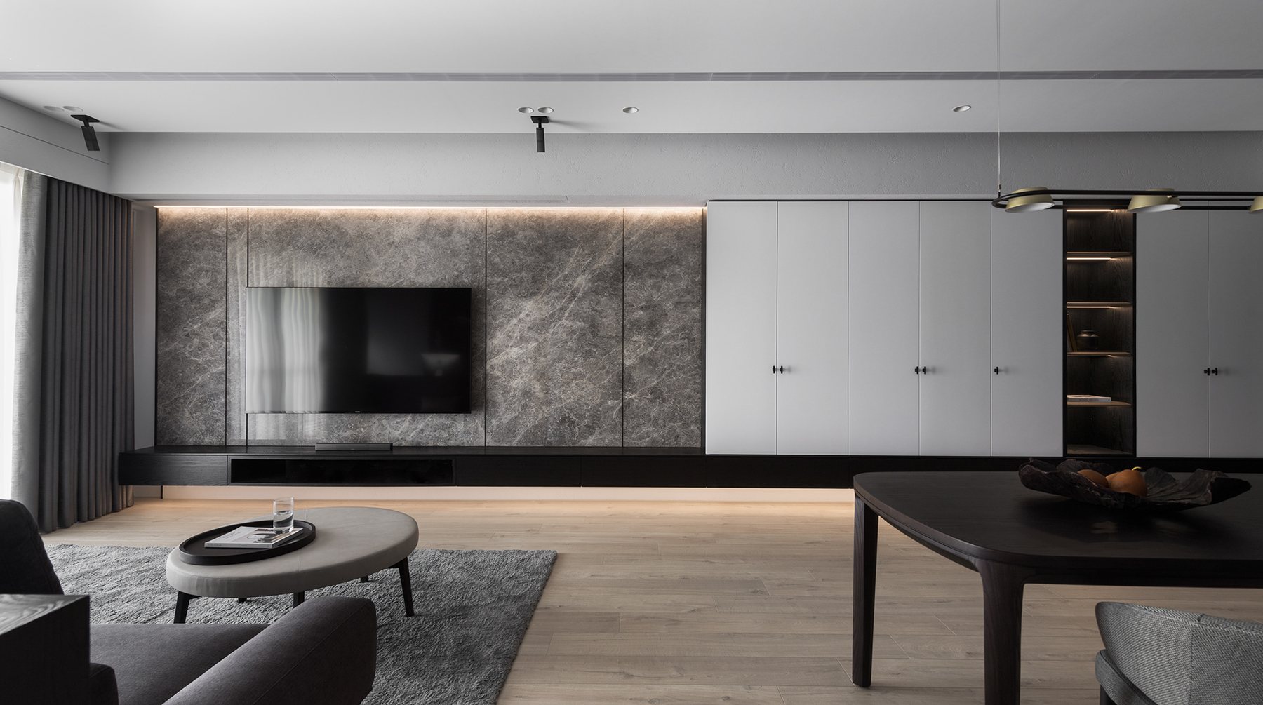 Carbon Studio Residence – Masculine Minimal – 12