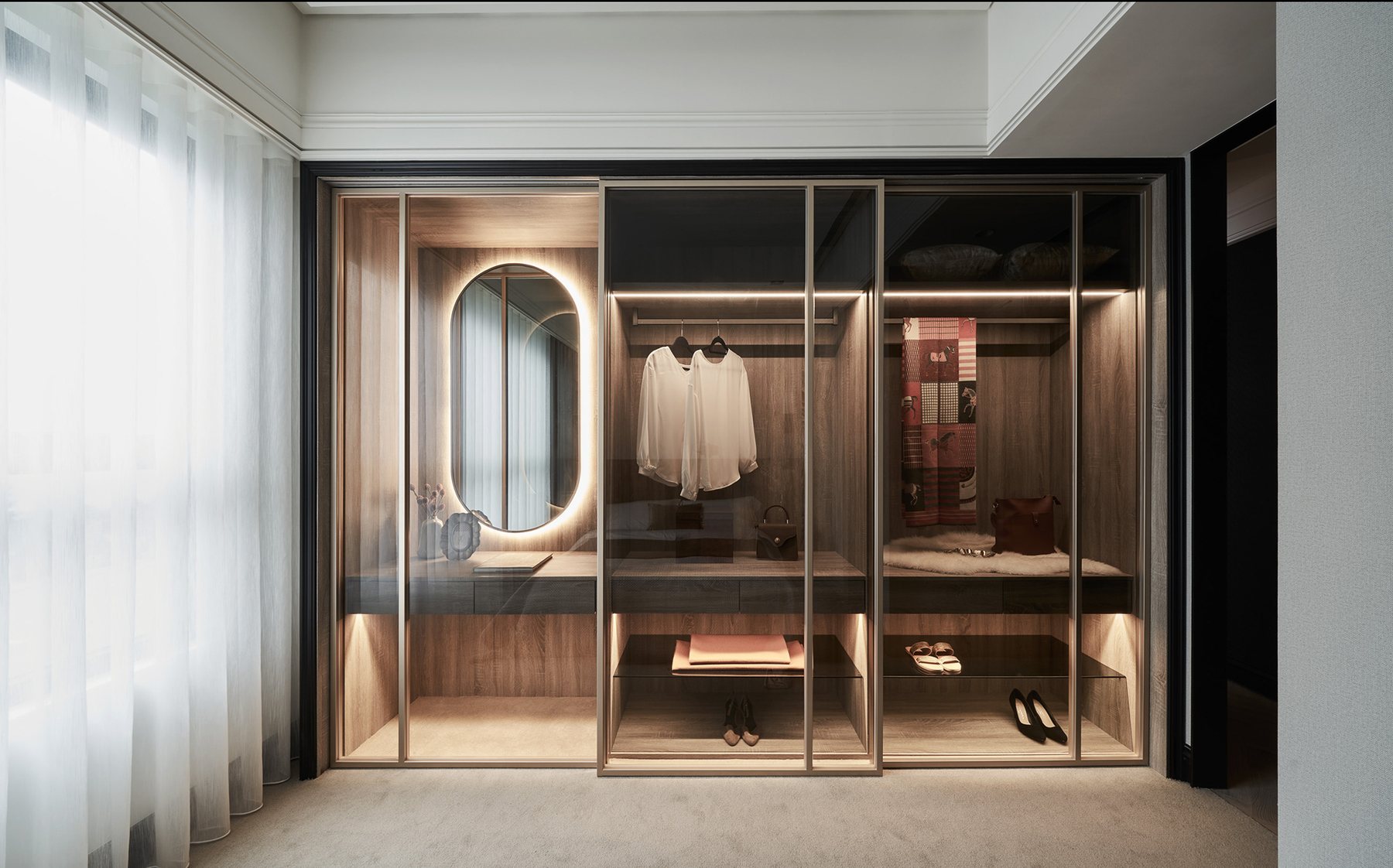Midnight Lounge Apartment – Dark Luxury – 03