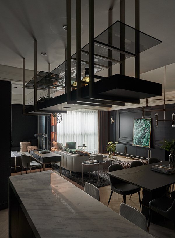 Midnight Lounge Apartment – Dark Luxury – 13
