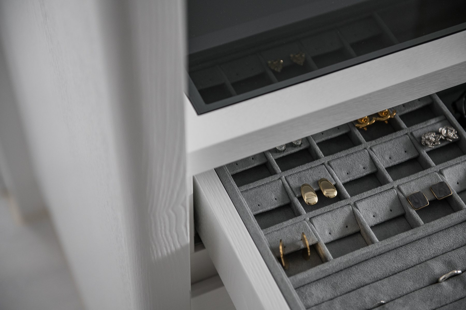 Monolith Residence – Urban Luxury – 01
