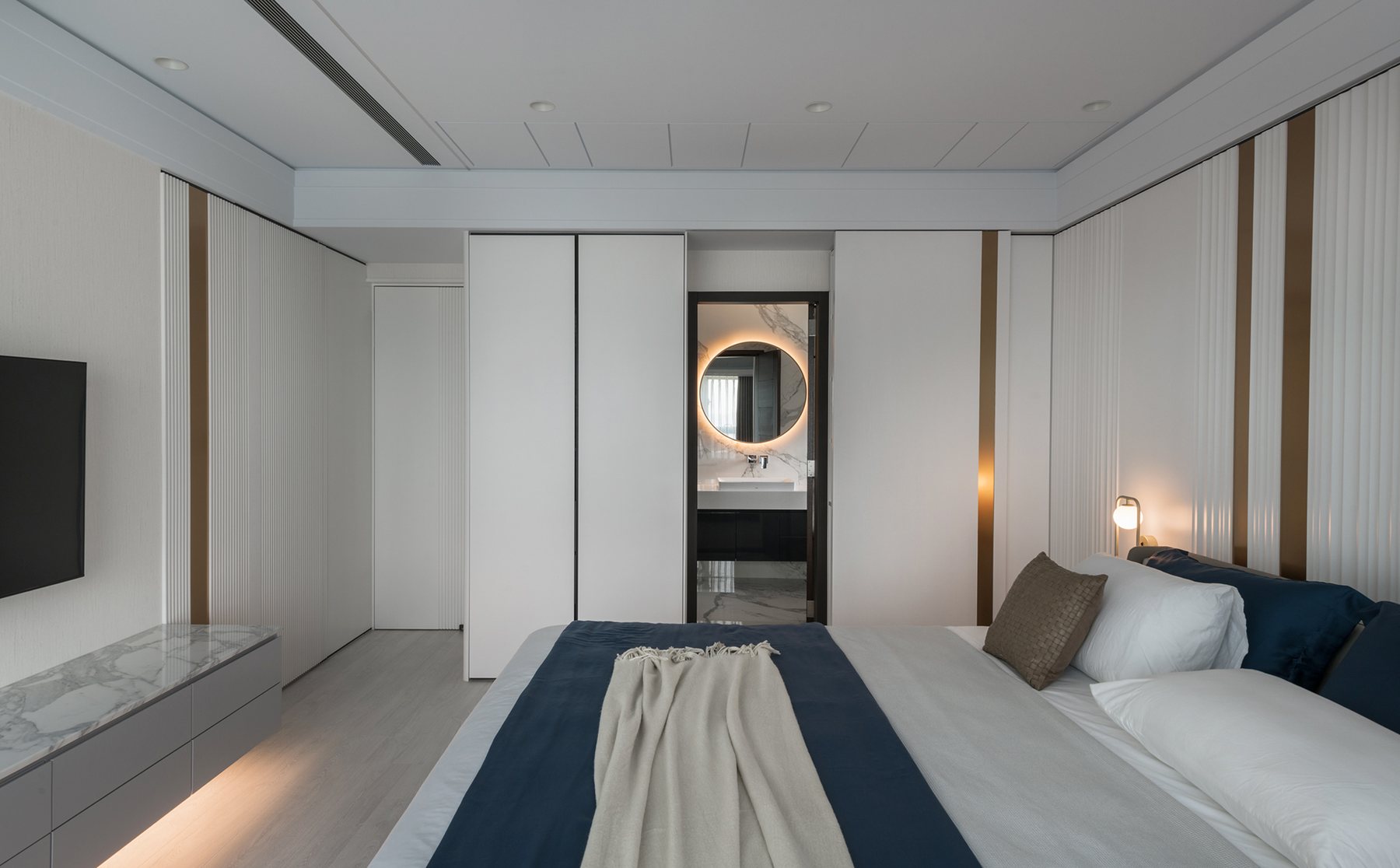 Monolith Residence – Urban Luxury – 18